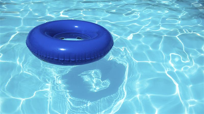 ”Bazinul de polo” din Gheorgheni poate rămâne piscină, dar poate deveni și teren de fotbal