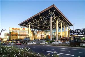Intrarea sud-africanilor în acţionariatul Iulius Mall, printre tranzacţiile anului 