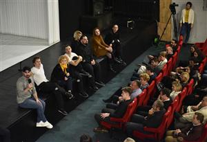 Manifest pentru dialog. Spectacolul “Familii”, pe scena Teatrului Maghiar