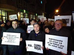 PNL Cluj, protest în fața Prefecturii: 