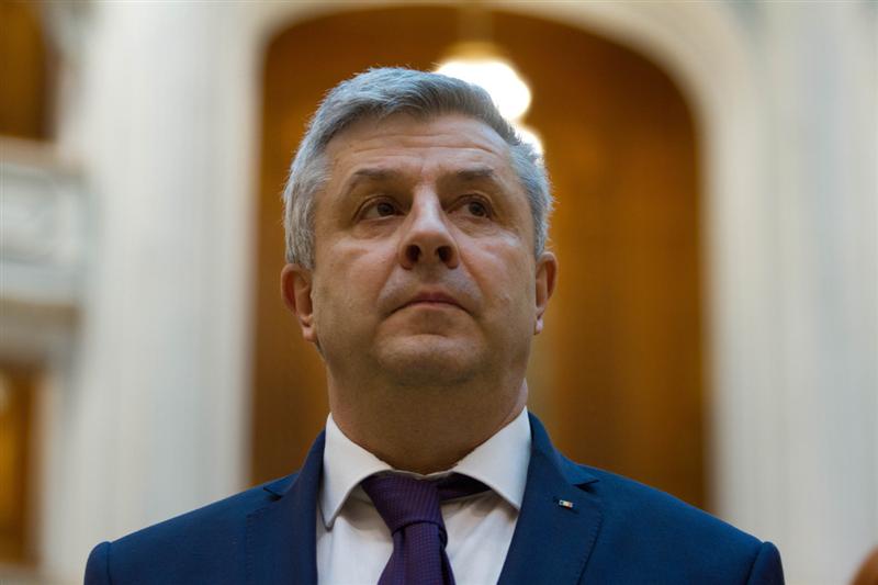 Sancţionarea erorii judiciare stârneşte controverse în comisia specială; pauză cu discuţii după panou