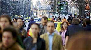 Cu cât se va reduce populația rezidentă a României până în 2060