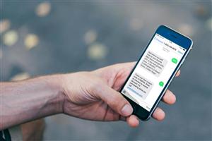 „Merry Christmas”: Povestea primului SMS, trimis acum 25 de ani