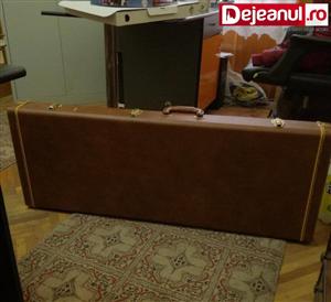 Chitară de 3.000 de euro găsită pe o stradă din Dej