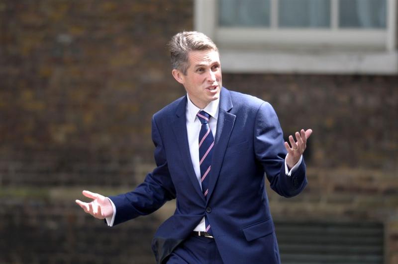 Ministrul Apărării de la Londra: Britanicii care s-au alăturat reţelei Stat Islamic ar trebui vânaţi şi ucişi