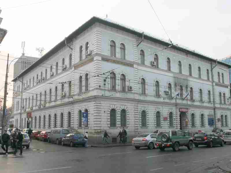 Primăria pune bisericile la plată. Și Poșta Română