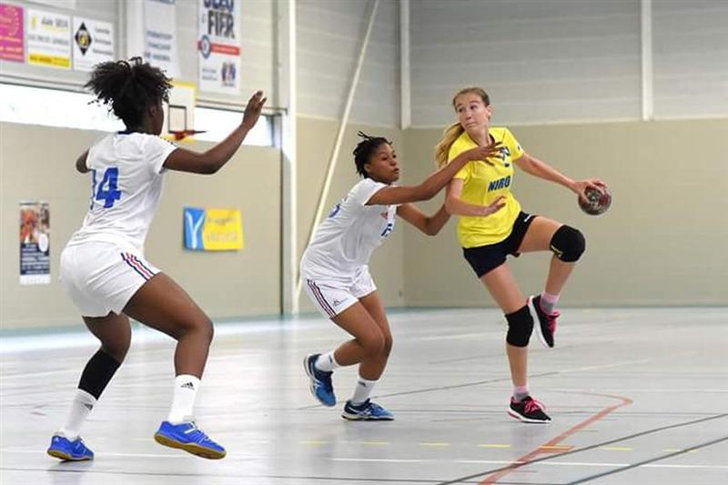 Primul transfer al iernii la echipa de handbal feminin. ”U” Cluj a luat o jucătoare de 17 ani