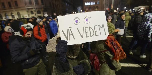 Protest antiguvernamental în ajun de Crăciun. Colind pentru politicieni la Cluj