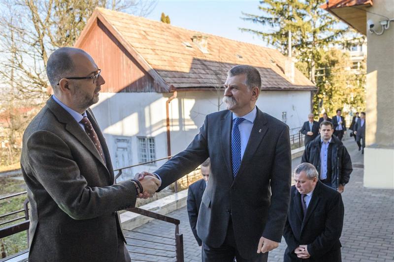 Kelemen Hunor își face sărbătorile la Cluj. Unde merg politicienii în vacanță