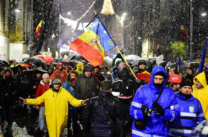 Organizaţiile civice, după întâlnirea cu Tudose privind Legile Justiţiei: Protestele continuă până vor fi stopate modificările la legislaţia penală