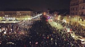 Clujul iese în stradă pentru democraţie şi justiţie şi în 2018. Protestatarii, invitaţi la Bucureşti FOTO/VIDEO