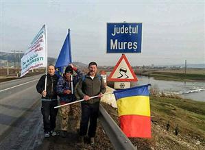 Cluj-Bucureşti pe jos, pentru legile Justiţiei. E nevoie de cazare în Sighişoara + se alătură încă 5 oameni 