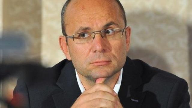 Cozmin Guşă: În PSD s-au despărţit taberele. Dragnea, într-o postură dezavantajoasă