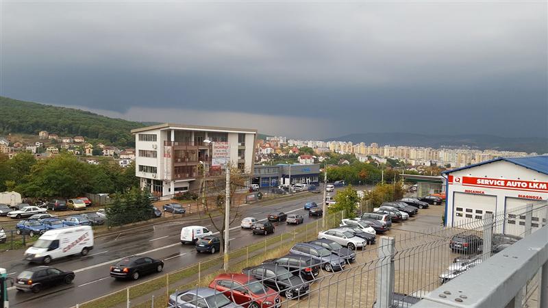 Rupt de beat la volan. Reţinut după ce a făcut accident pe o stradă periculoasă din Cluj