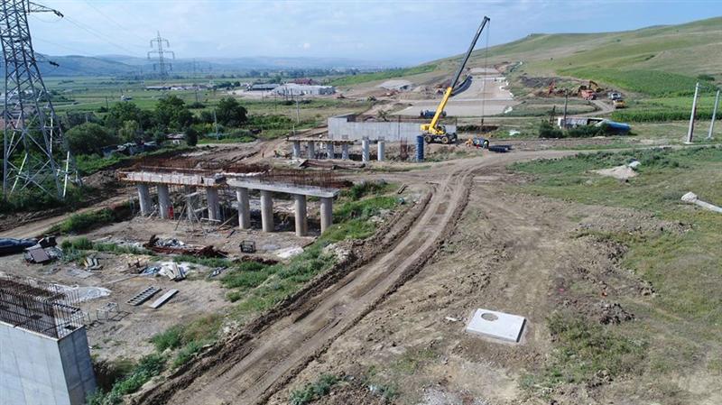 Tirrena Scavi a dat-o în bară! Ce defecte de construcție are Autostrada Sebeș - Turda. Avem RAPORTUL