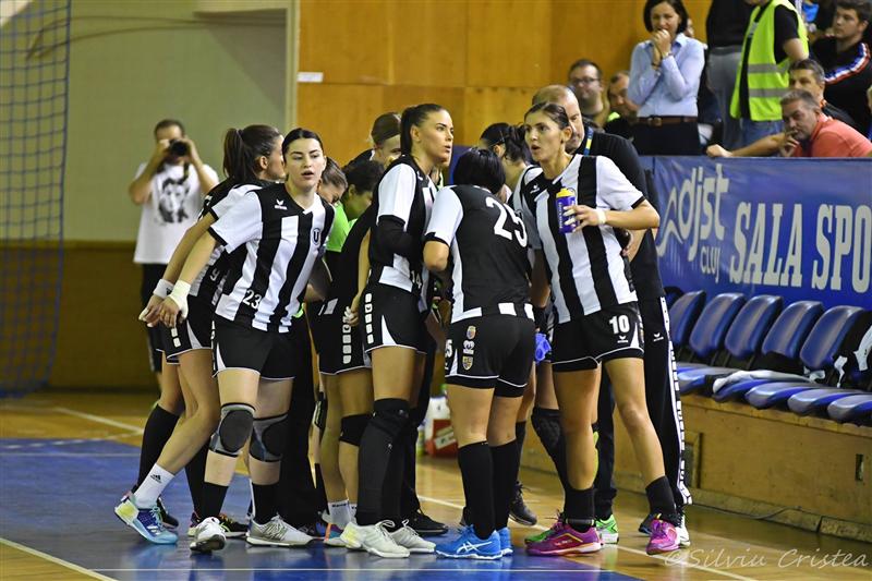 Înfrângere pe teren propriu pentru handbalistele de la 