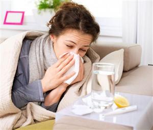 Inhalaţiile cu abur te scapă de răceală. Ce plante şi uleiuri să foloseşti