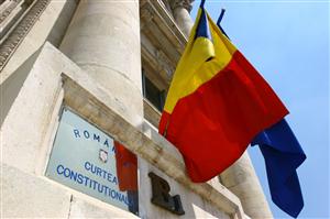 Curtea Constituţională admite sesizarea lui Iohannis privind Statutul funcţionarilor publici
