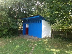 Peste 2.400 de școli din România au toaletele în curte. 23 dintre acestea se află în Cluj