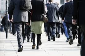 Protecţie pentru bugetari: OUG pentru majorarea salariilor brute