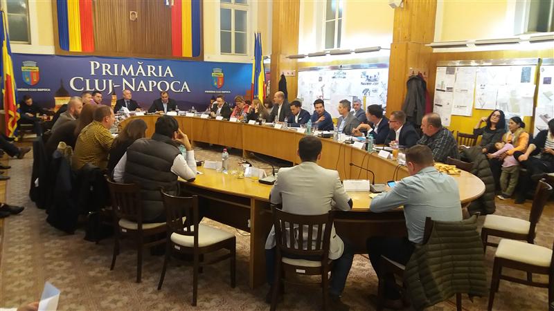 Ei lucrează pentru clujeni. Cine sunt cei mai harnici, cine conduce topul absenţelor