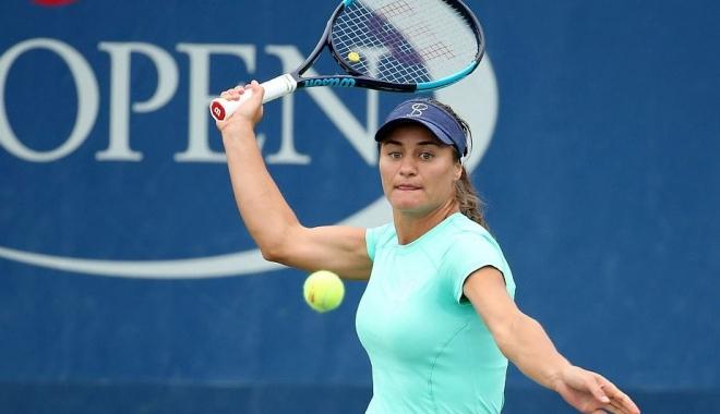 Monica Niculescu a învins-o pe Şarapova şi s-a calificat în turul doi la Doha 