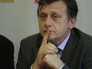 Florian Walter vorbeşte de un şantaj la Crin Antonescu. Ce spune fostul presedinte al PNL