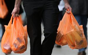 Proiectul de lege care interzice vânzarea pungilor de plastic, votat în Senat. Data de la care intră în vigoare