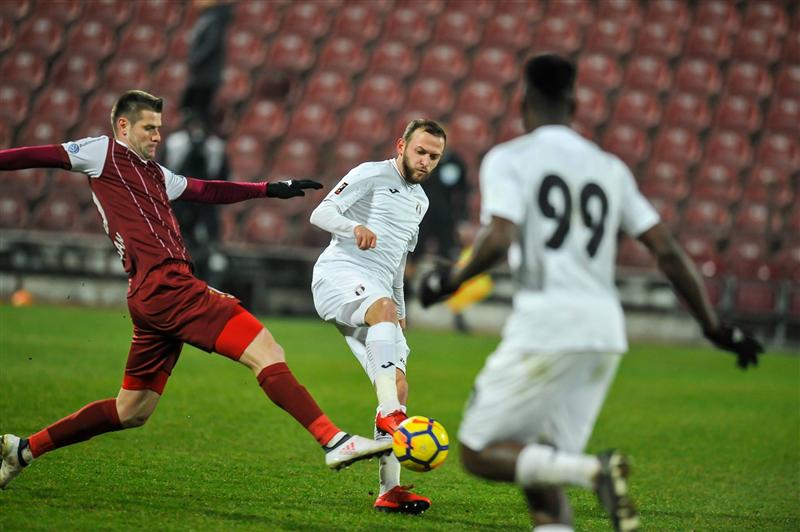 Apărarea, punctul forte al lui Dan Petrescu la CFR Cluj