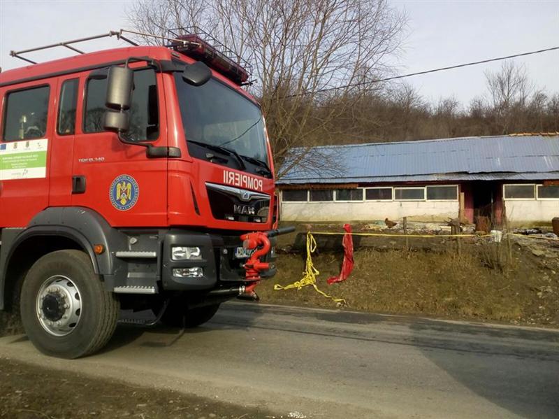 Doi copii şi un bărbat, răniţi într-un incendiu la Cluj FOTO