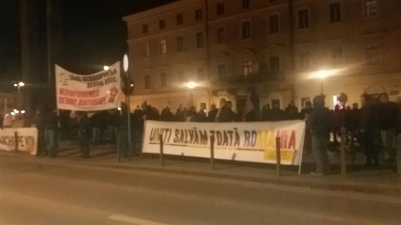 UPDATE Revocarea lui Kovesi. Clujenii au ieşit în stradă, au blocat o arteră din centrul oraşului FOTO-VIDEO
