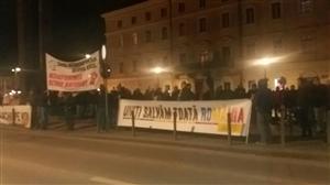 UPDATE Revocarea lui Kovesi. Clujenii au ieşit în stradă, au blocat o arteră din centrul oraşului FOTO-VIDEO