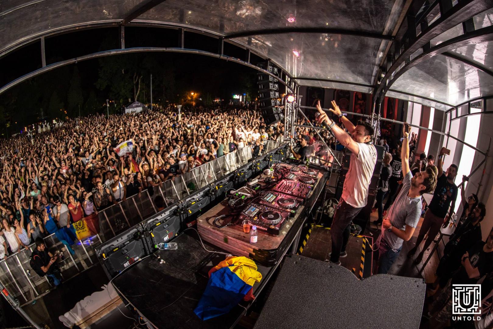 “Constantine, Constantine”. Petrecere cu Dimitri Vegas & Like Mike