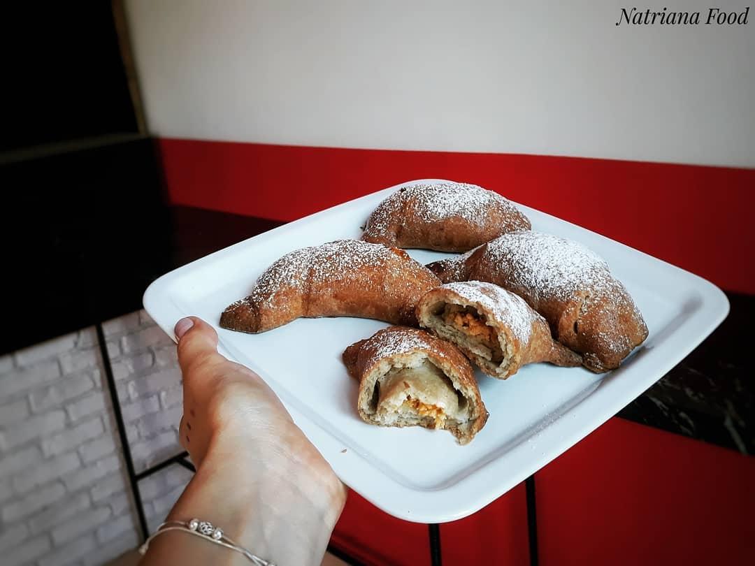 Ţi-e poftă de desertul preferat , dar eşti la dietă? Nici o problemă! Savurează dulciurile sănătoase şi gustoase ale patiseriei vegane Natriana