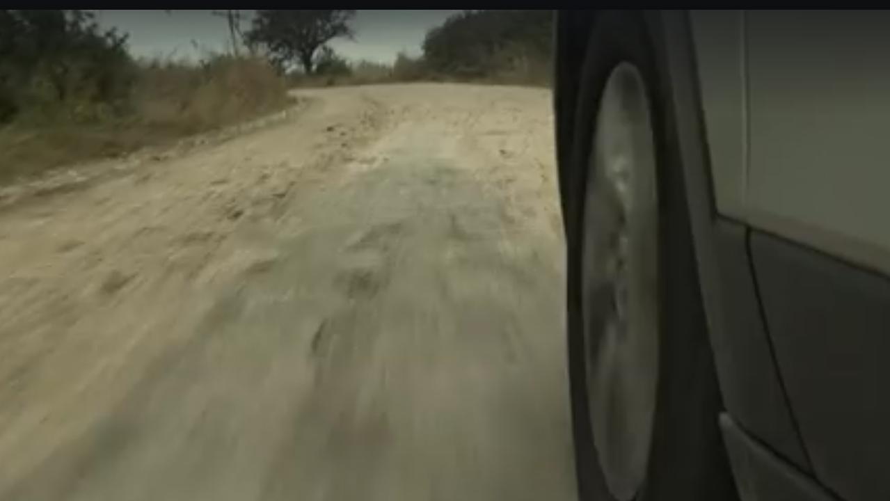 Drum dezastruos, în județul Cluj. ”Am vrut să plantez un pom, poate vede cineva cum se circulă la noi”