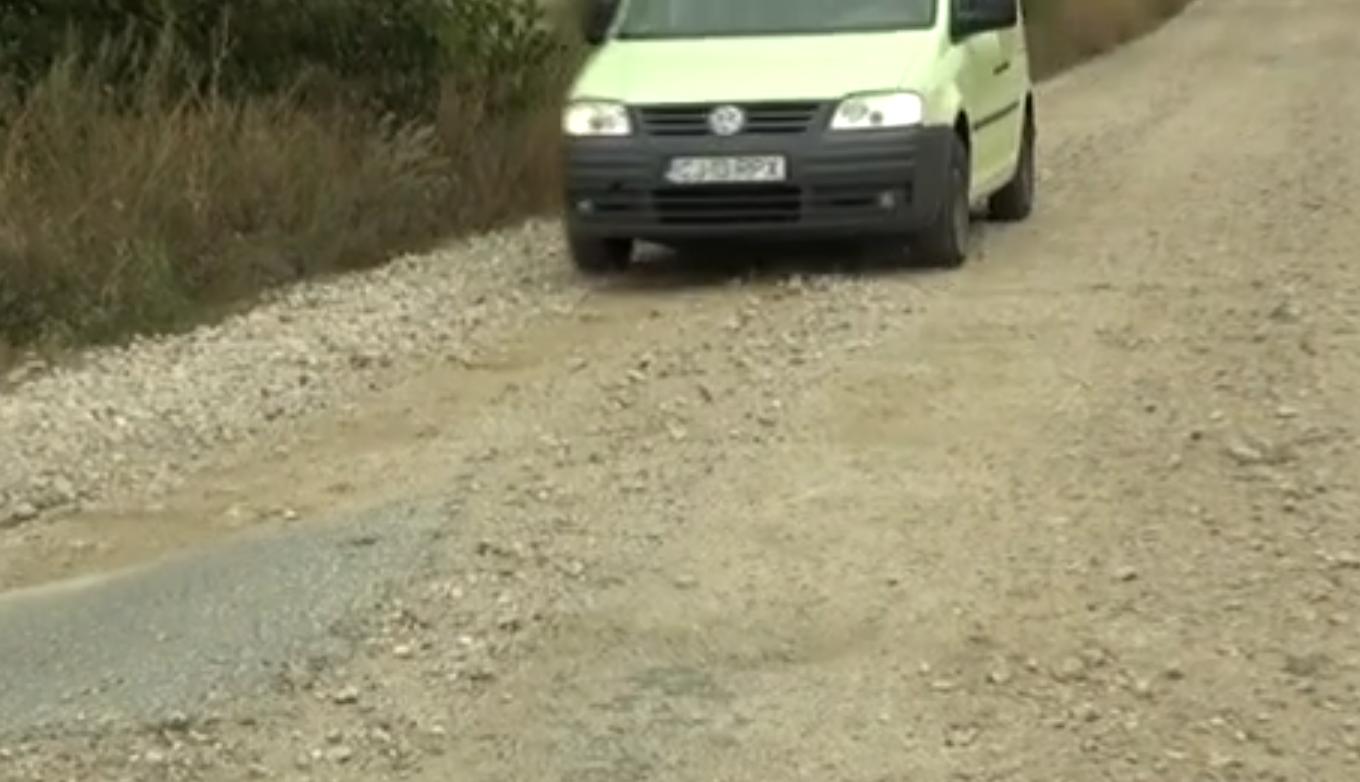 Drum dezastruos, în județul Cluj. ”Am vrut să plantez un pom, poate vede cineva cum se circulă la noi”