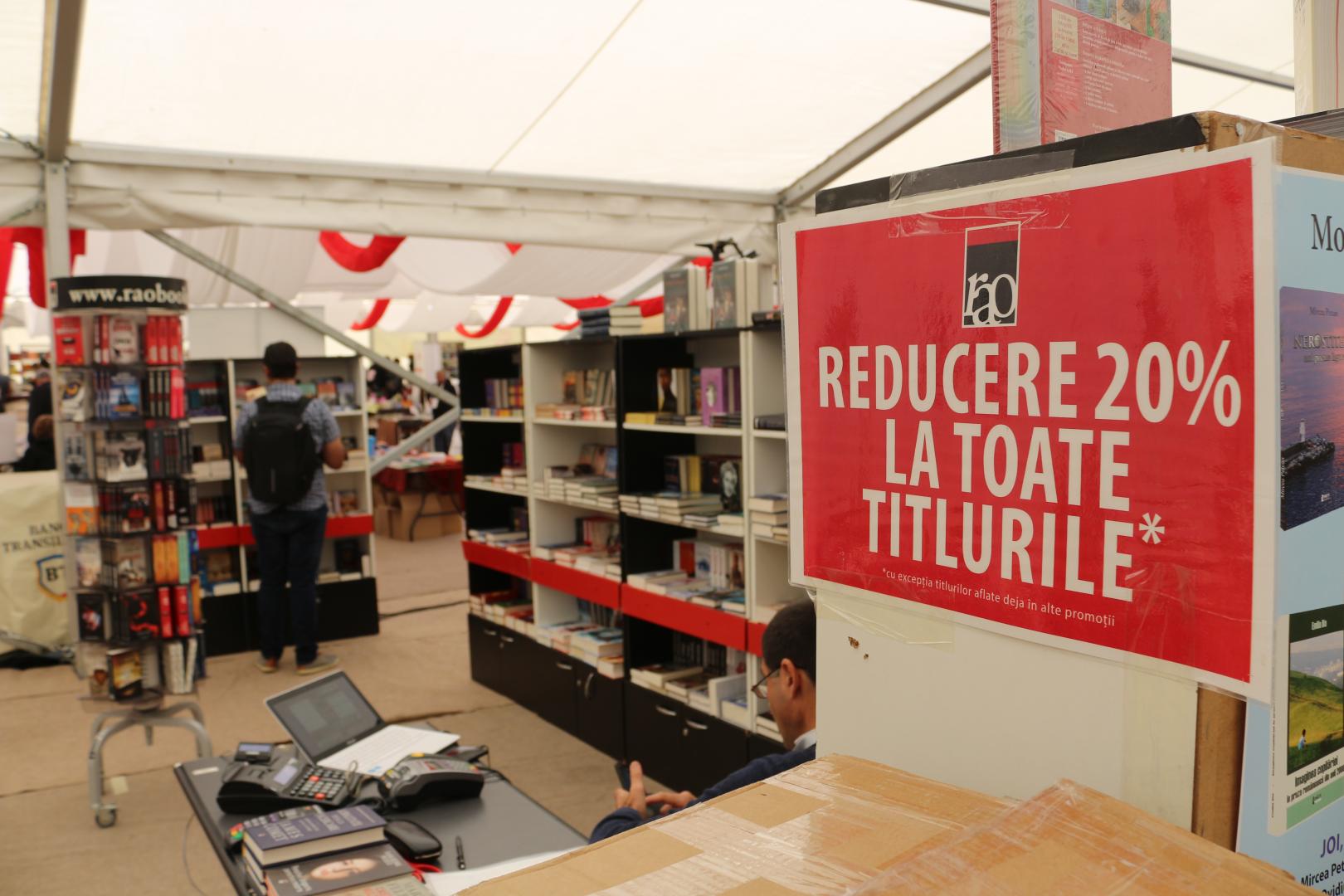 FICT 2018. Cărți mai ieftine decât o cafea, jocuri educative și suveniruri hipster-ești pentru șoarecii de bibliotecă