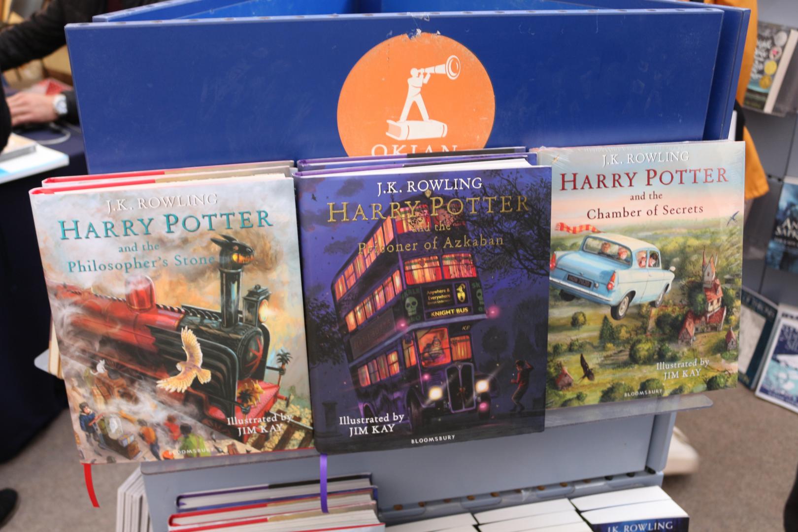 FICT 2018. Cărți mai ieftine decât o cafea, jocuri educative și suveniruri hipster-ești pentru șoarecii de bibliotecă