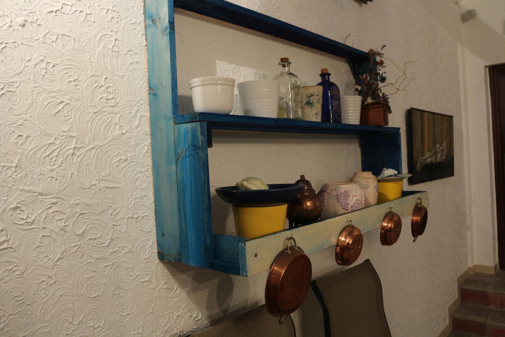 Decorul amintește de un local din ținutul toreadorilor