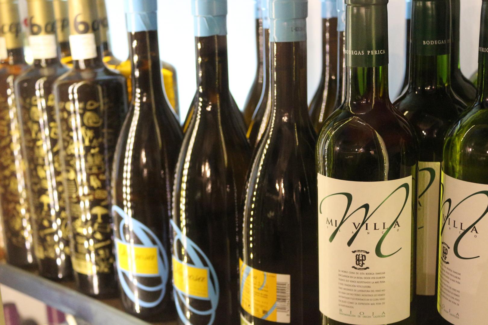 Vin din regiunea viticolă Rioja (Spania)