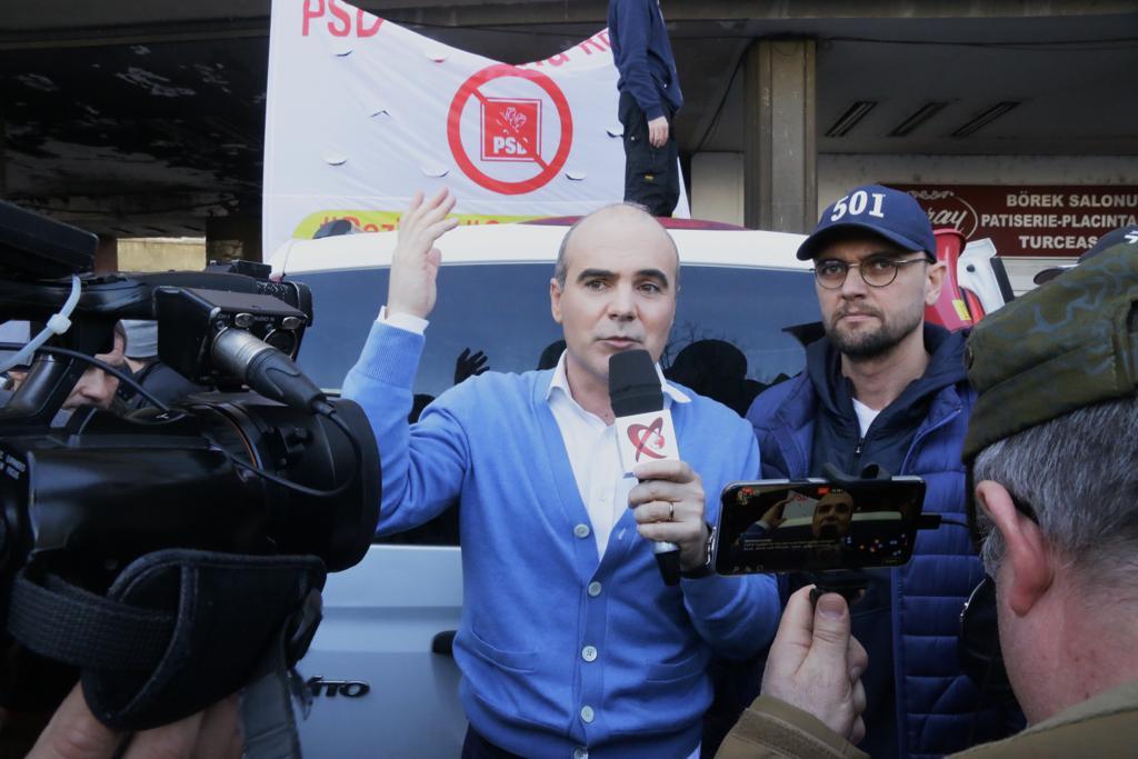 Rareş Bogdan: Ascult cu uimire ce se întâmplă în propria mea emisiune. O mizerie, o manipulare ieftină