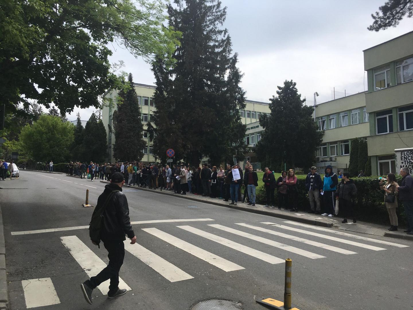 Protestatarii au ajuns la CCS: "#Veorica, nu uita, Clujul sigur nu te vrea!"