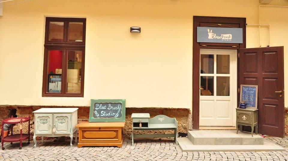 Afacere inedită la Cluj / Un psiholog, un urbanist și un inginer dau viață nouă mobilierului vechi