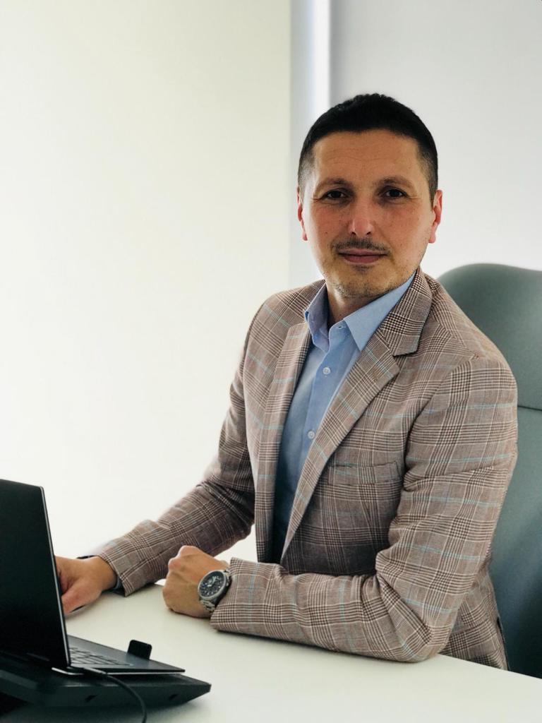 “Corporațiile și firmele mici din IT sunt în interdependență”