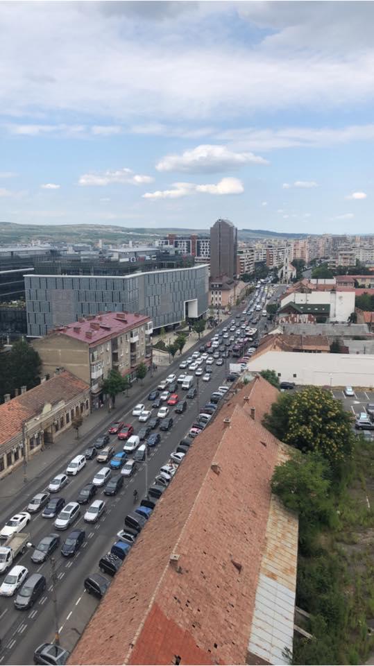 Imaginea zilei: În plină vacanţă, trafic aglomerat în Cluj