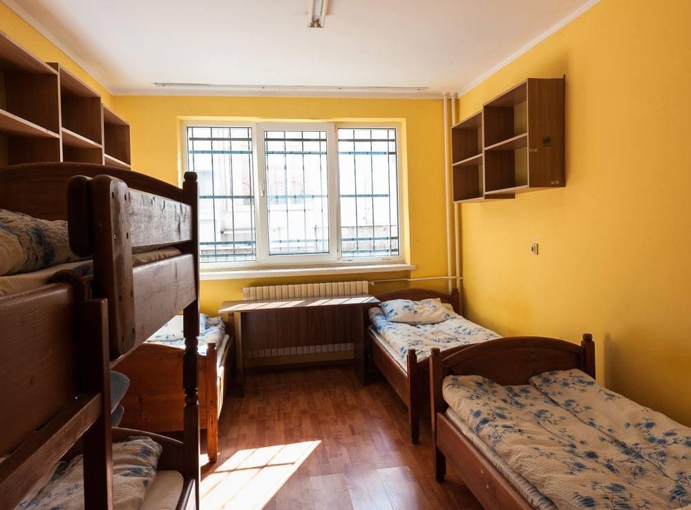 Student în Cluj. Cât scoţi din buzunar pentru o cameră de cămin vs. o cameră în apartament închiriat