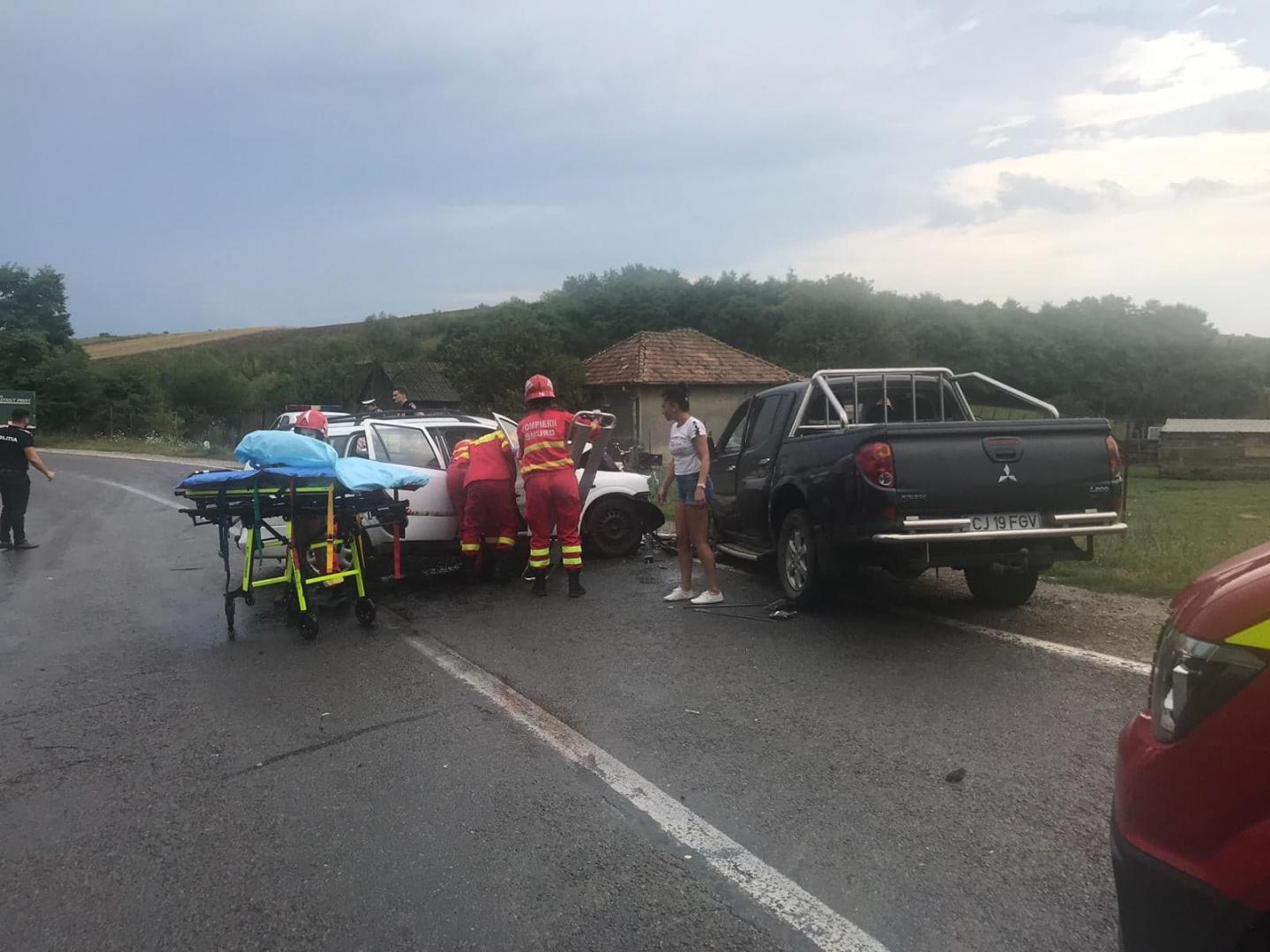 Trafic blocat în Apahida!  Viteză în curbă, accident cu două mașini