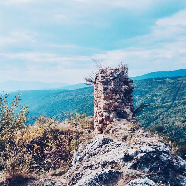 Destinație de weekend, lângă Cluj. Cetate cufundată în istorie, cu un trecut zbuciumat și dominat de mister
