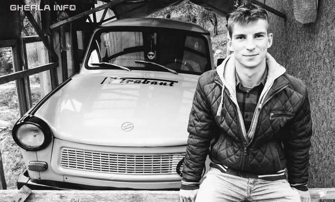 Un tânăr din Cluj a construit un trabant din zăpadă