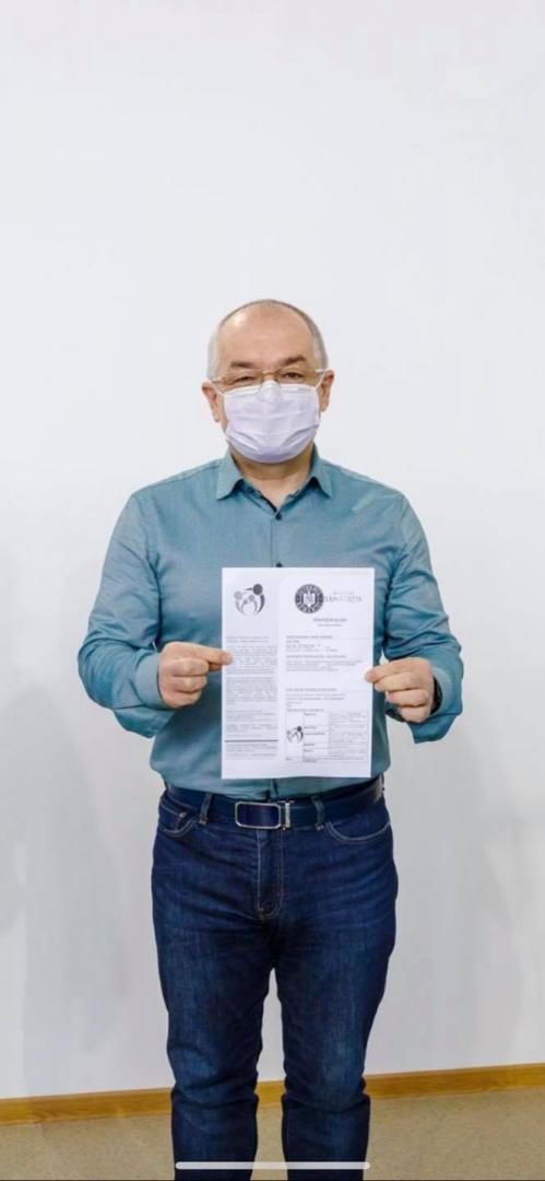 Emil Boc s-a vaccinat împotriva COVID: "Totul OK"